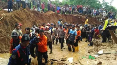 Bencana Longsor di Kecamatan Bastem, Kabupaten Luwu, Sulawesi Selatan Menelan Korban Jiwa