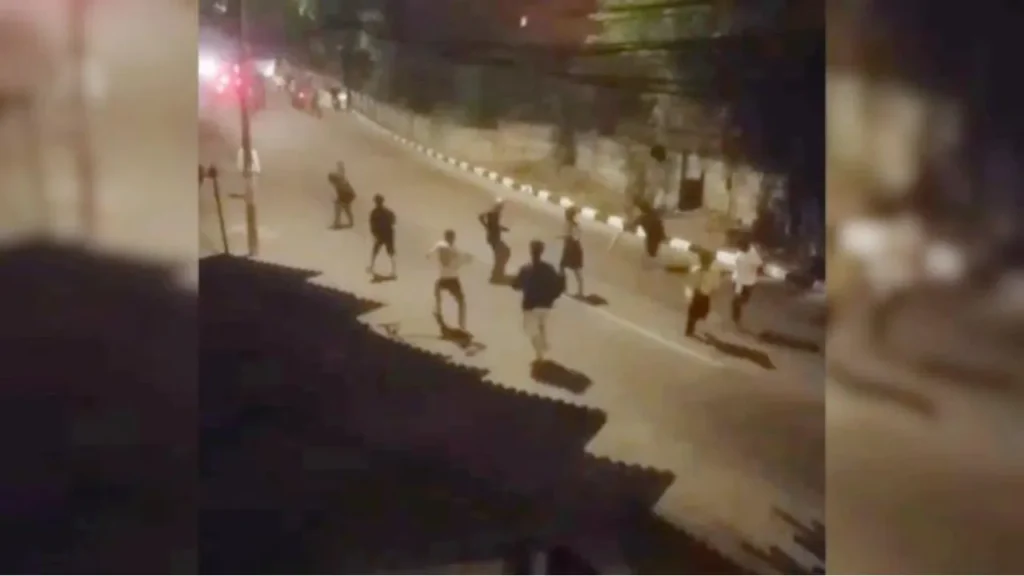 Jakarta Selatan Viral di Medsos! Aksi Tawuran Remaja di Jalan Menteng Pulo