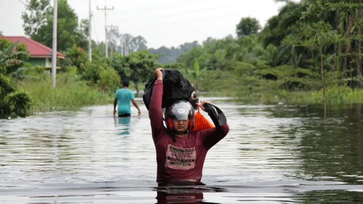 Si Gaemi Bikin Heboh! Banjir Siap-Siap Datang ke Indonesia Timur