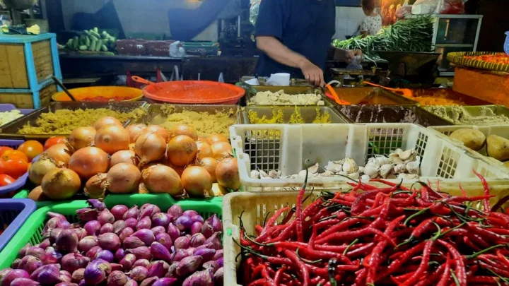 Harga Pangan di Pasar Tradisional Makassar Naik Menjelang Natal dan Tahun Baru