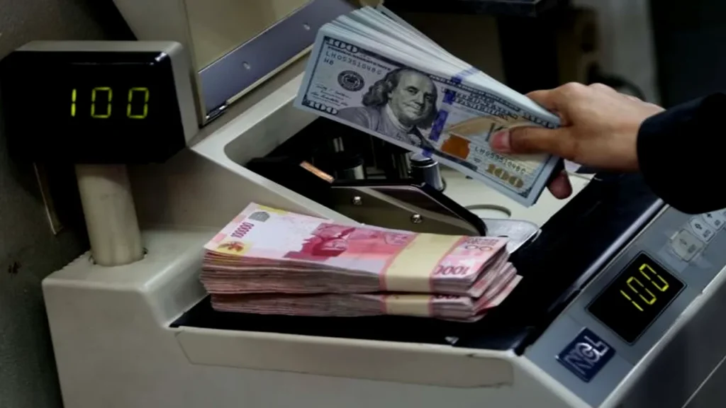 Rupiah Ditutup Melemah Dolar Naik Jadi Rp 15860